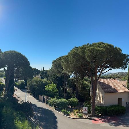 Appartement Vue Mer Avec Balcon Sainte-Maxime Exterior foto